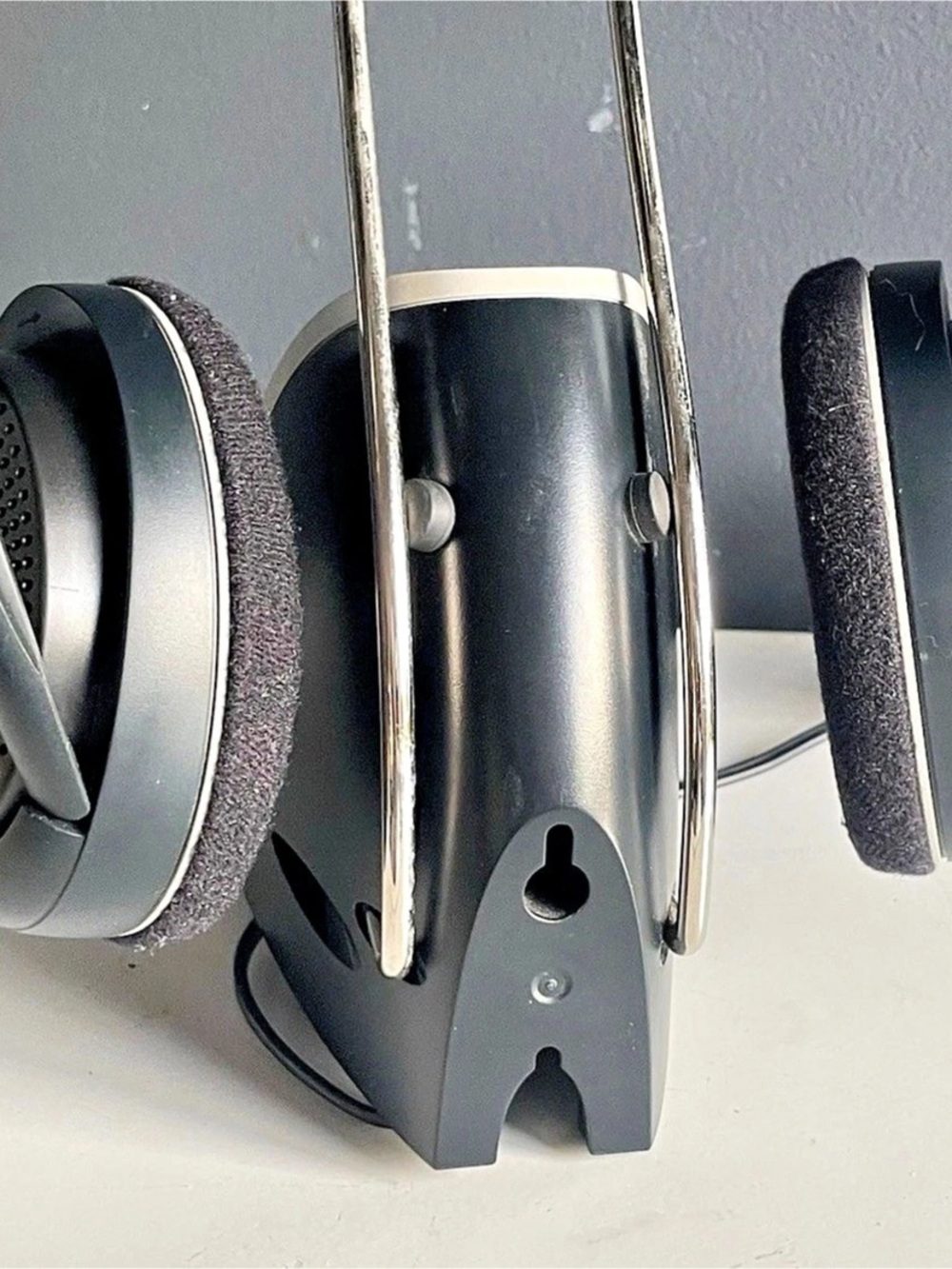 Sennheiser HDR 120 Wireless Headphones Black & White - Picture 6 of 16